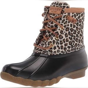 NIB  Womens Sperry shoes, size 8